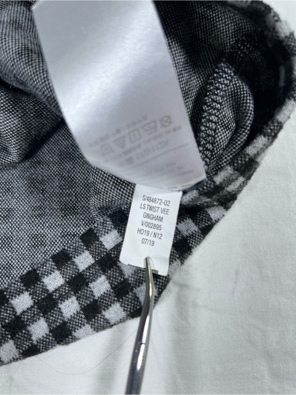 Old Navy Black & White Gingham V-Neck Women’s Top Twist Knot Extra Large - Picture 7 of 14